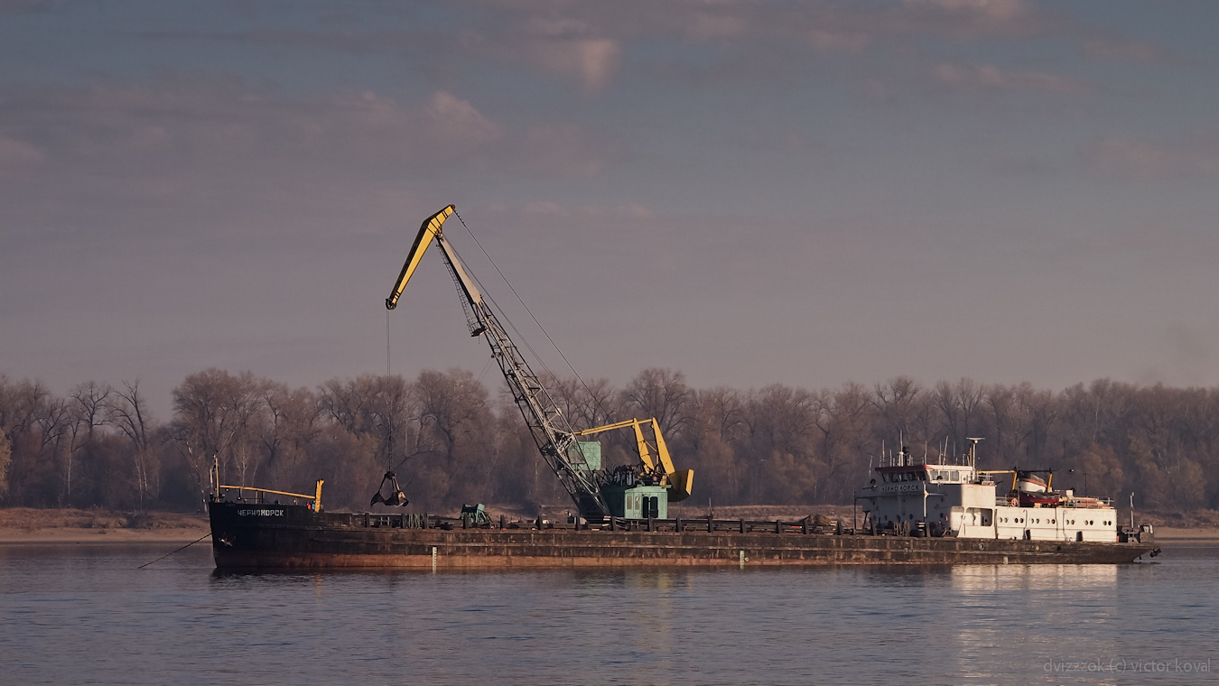 Черноморск, Плавкран-858