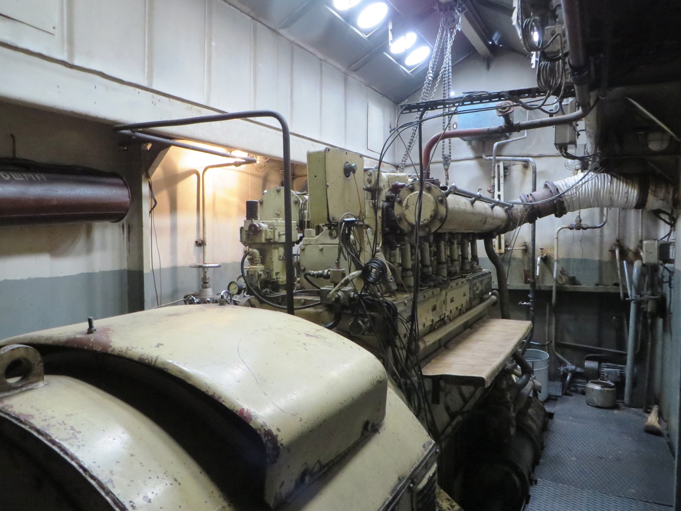 КПЛ-225. Engine Rooms