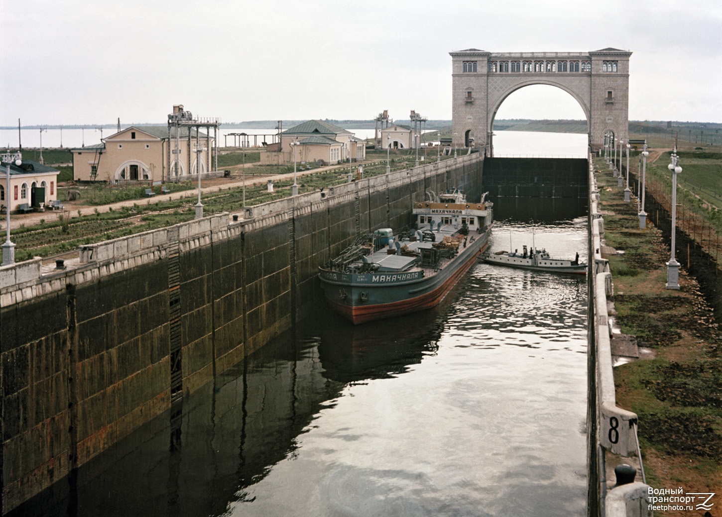 Махачкала, Саратов