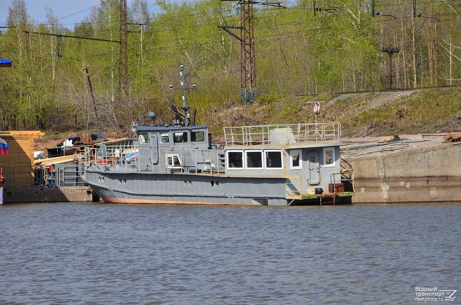 Неопознанное судно - проект ЛС-56. Russia - Kama Basin