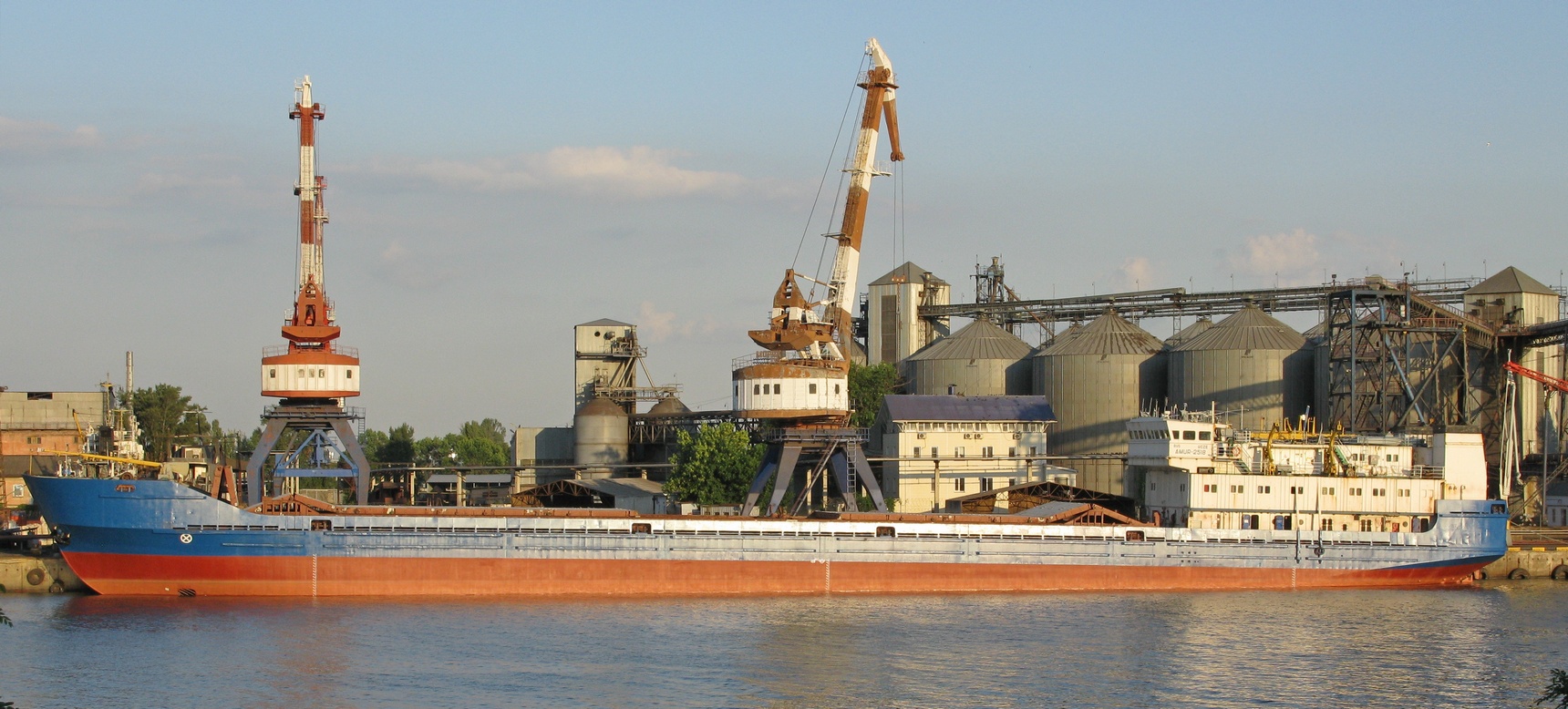 Амур-2518