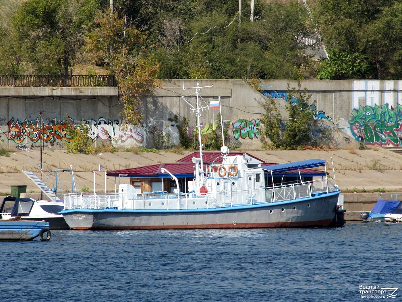 Мирный