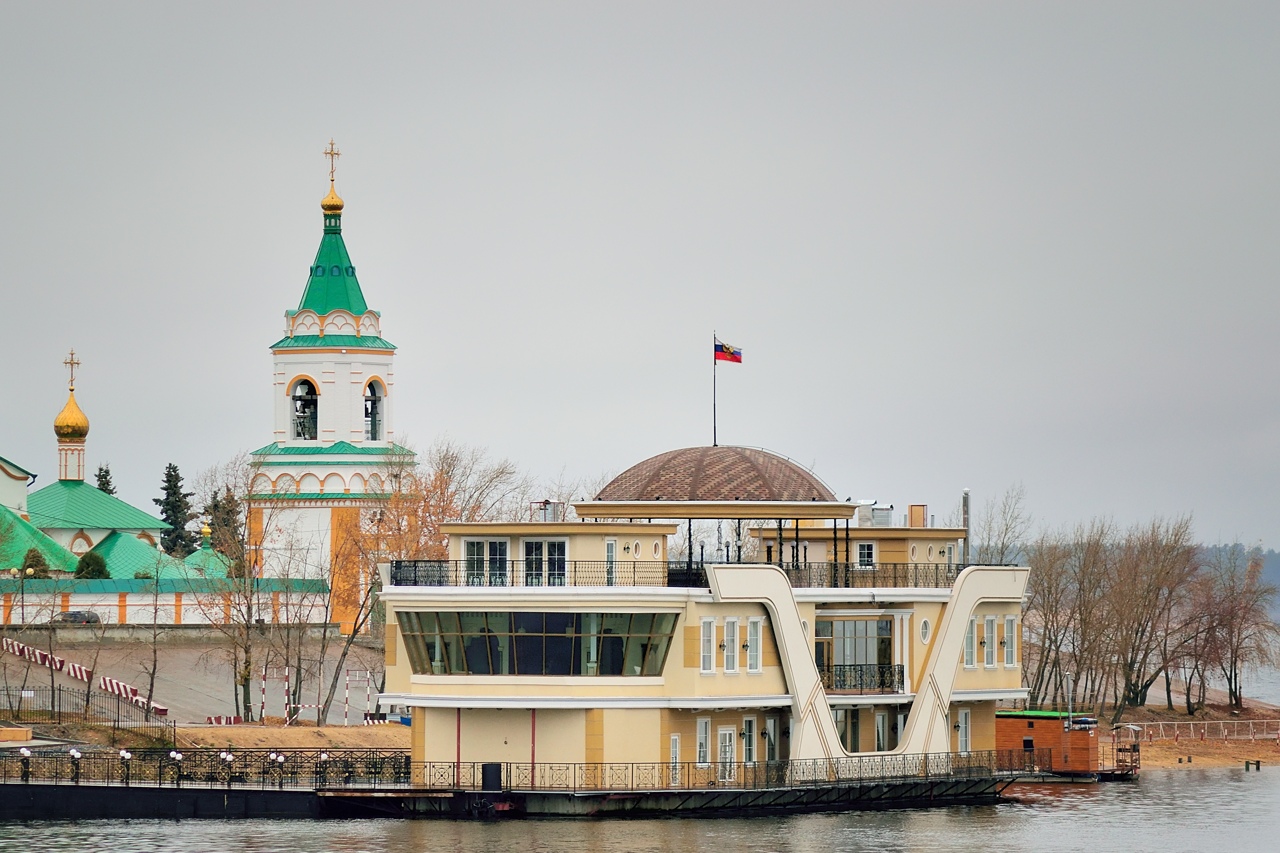 Понтон-18