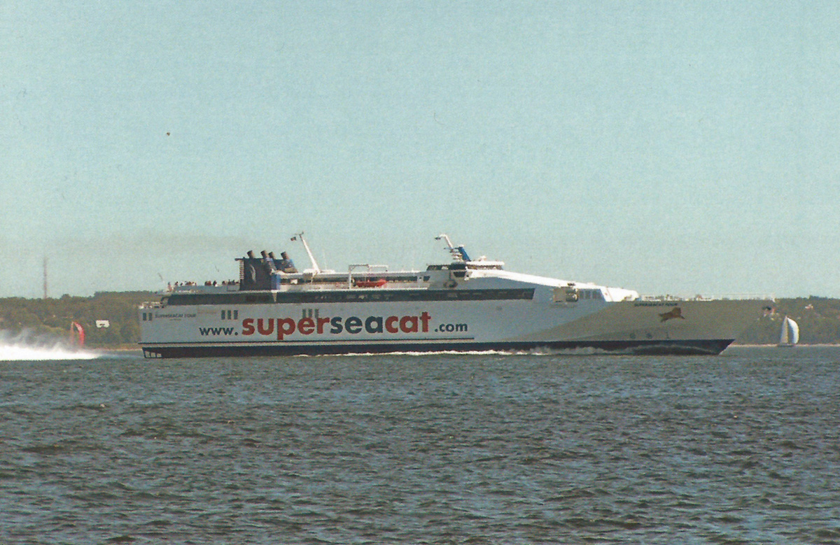 Superseacat Four. Книги, фотоальбомы и периодические издания