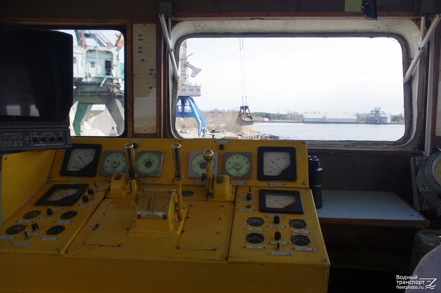 Красiн. Wheelhouses, Control panels
