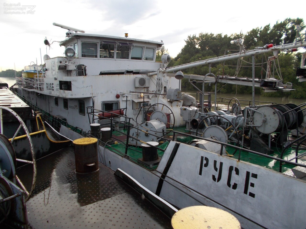 Русе. Vessel superstructures