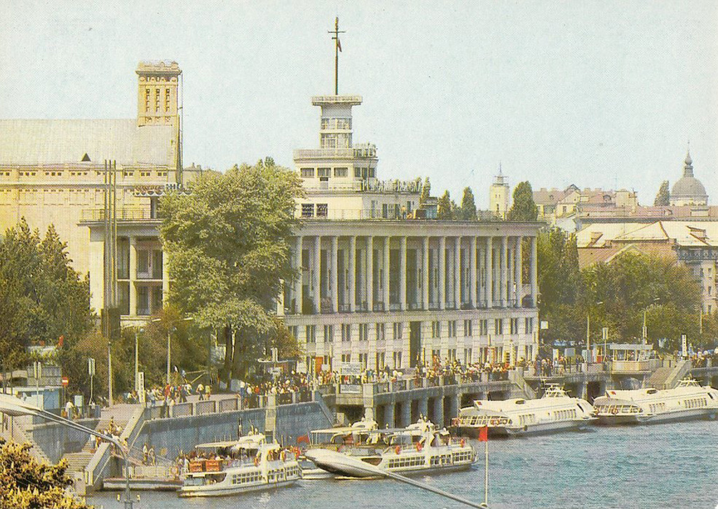 Неопознанное судно - тип Москвич, Неопознанное судно - тип Метеор. Книги, фотоальбомы и периодические издания
