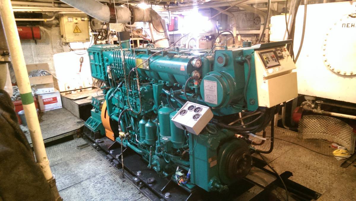 СТ-303. Машинные отделения
