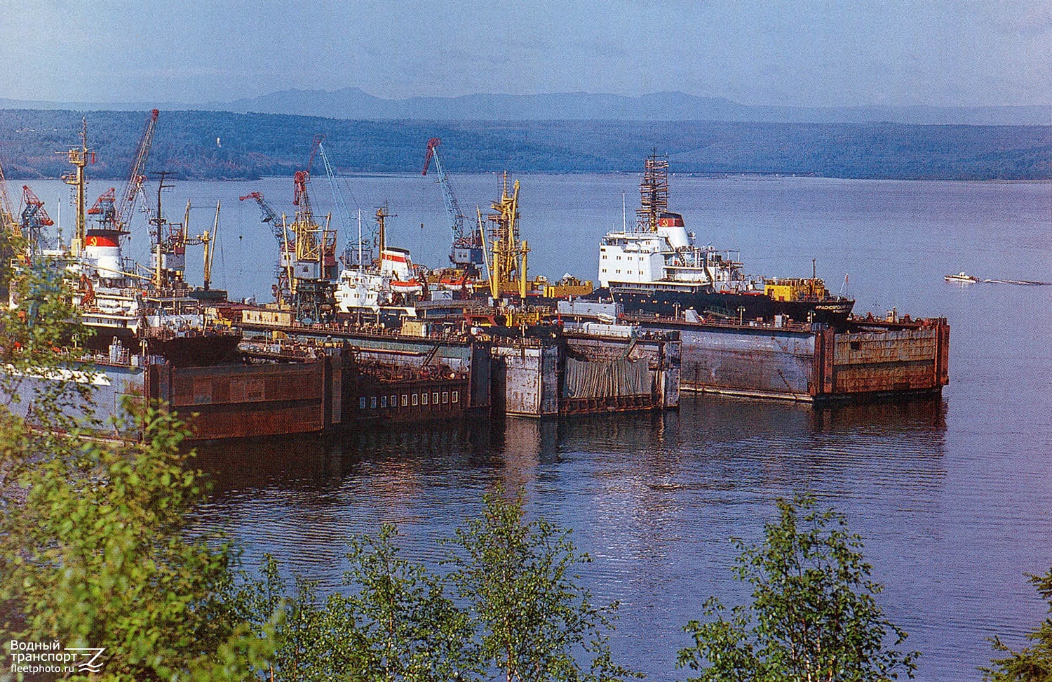 Док 14, Док 10/50, Док 7, Алдан, Красноярский Комсомолец, Док 9. Книги, фотоальбомы и периодические издания
