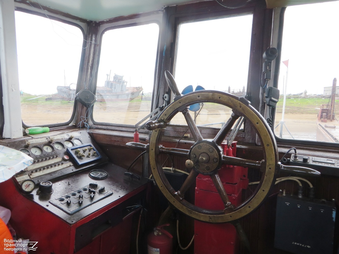 Скорый. Wheelhouses, Control panels
