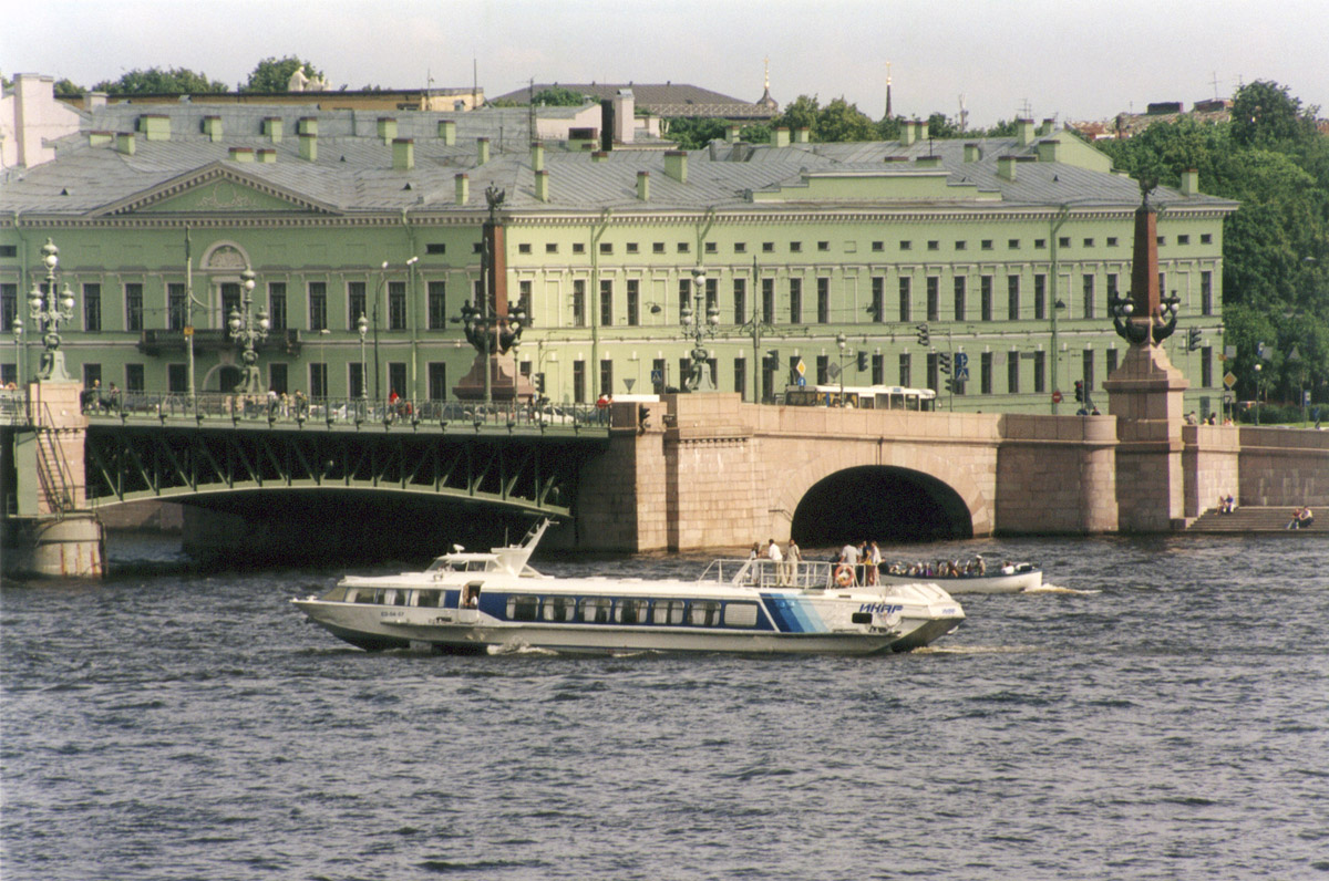 Элиен Икар