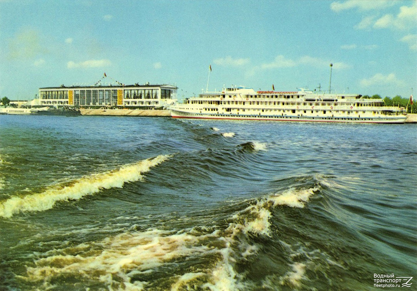 Буревестник. Volga River, Unidentified ships, Книги, фотоальбомы и периодические издания