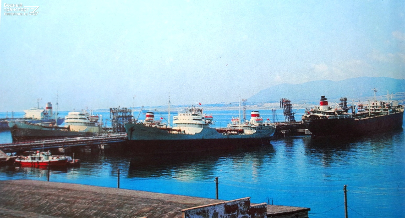 Unidentified ships, Книги, фотоальбомы и периодические издания