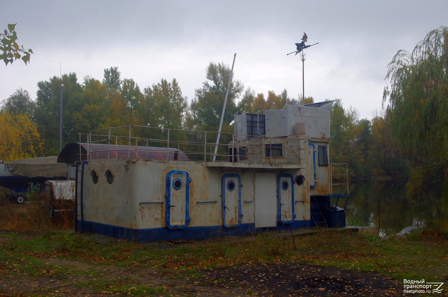 Ровесник. Vessel superstructures