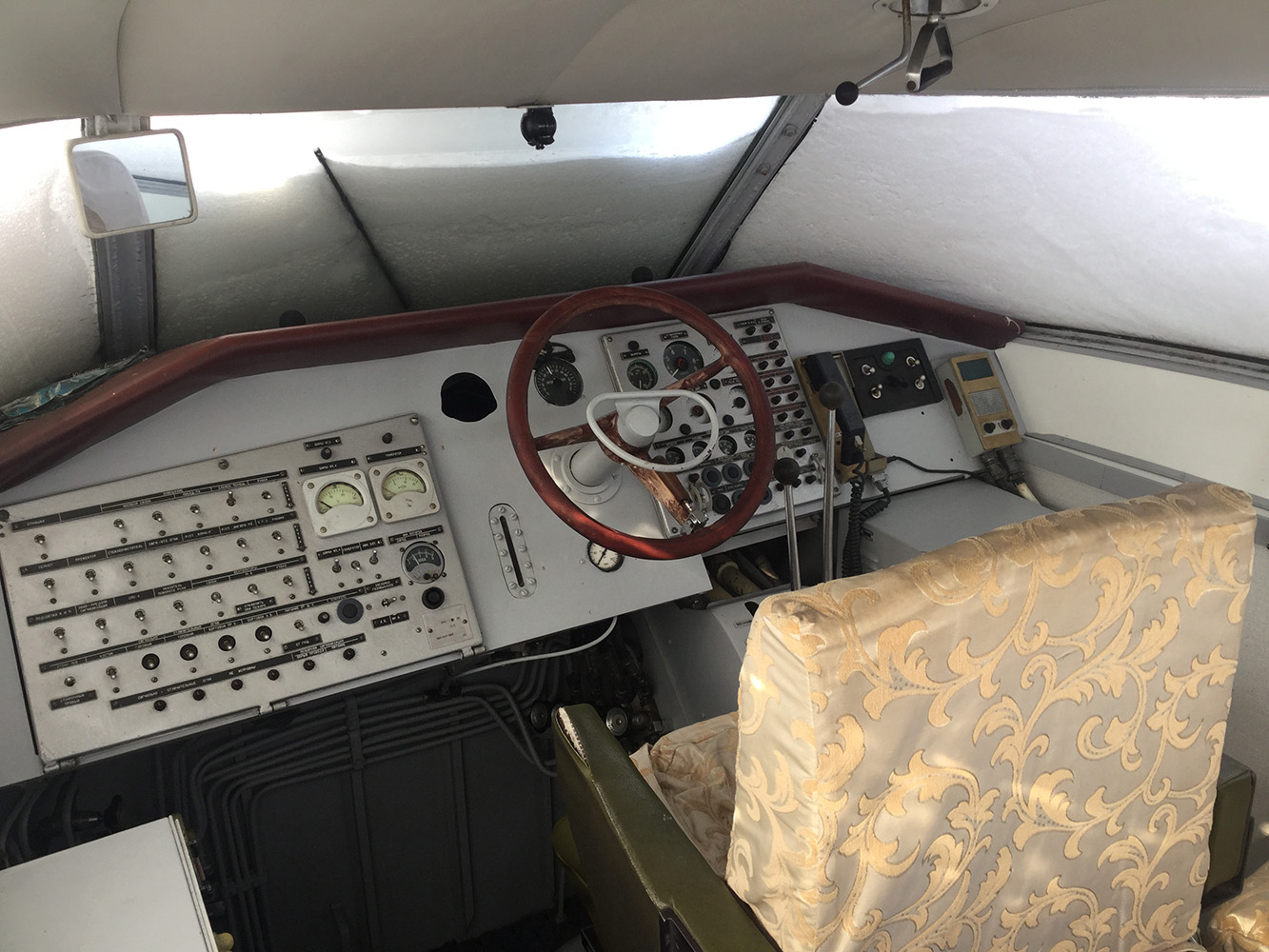 Хвиля. Wheelhouses, Control panels