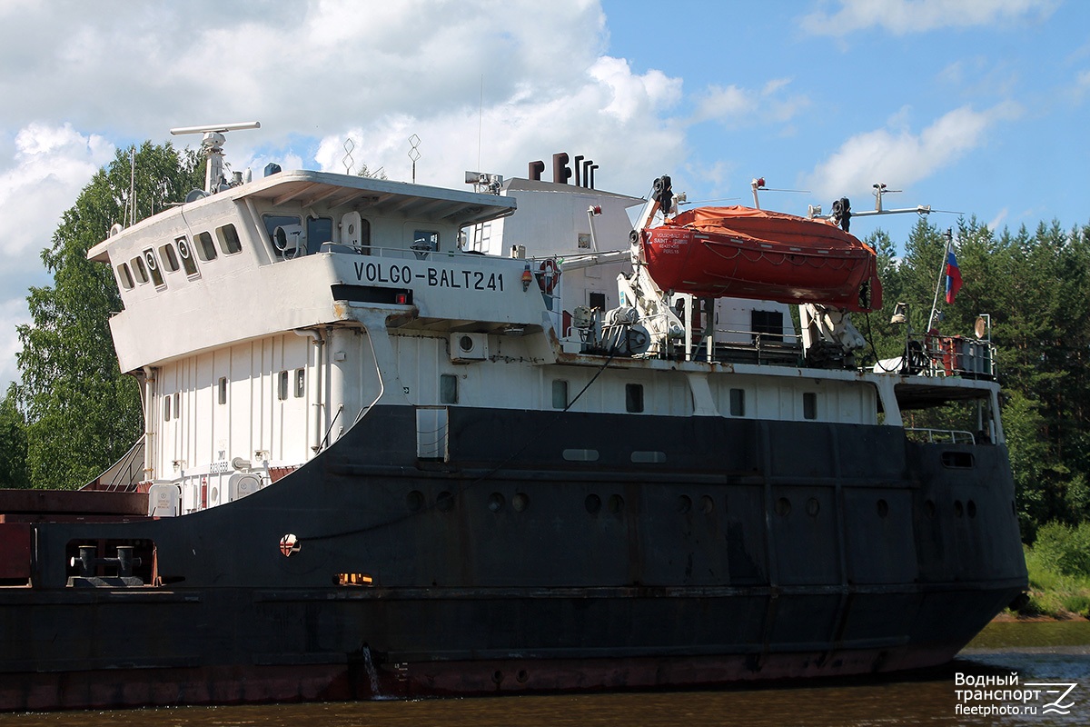 Волго-Балт 241. Vessel superstructures