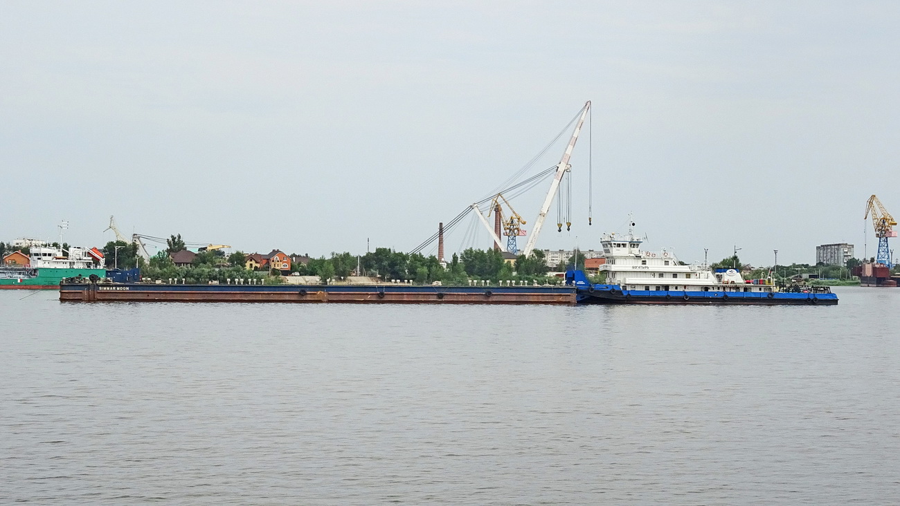 Simmar Moon, Богатырь