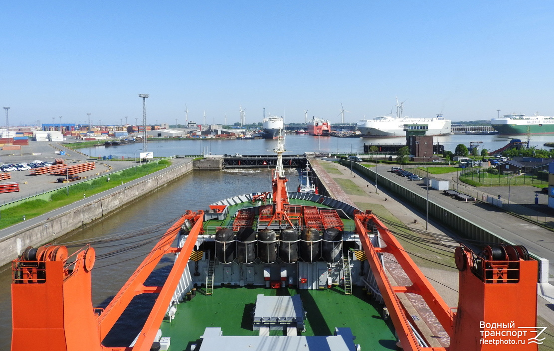 Академик Фёдоров. View from wheelhouses and bridge wings