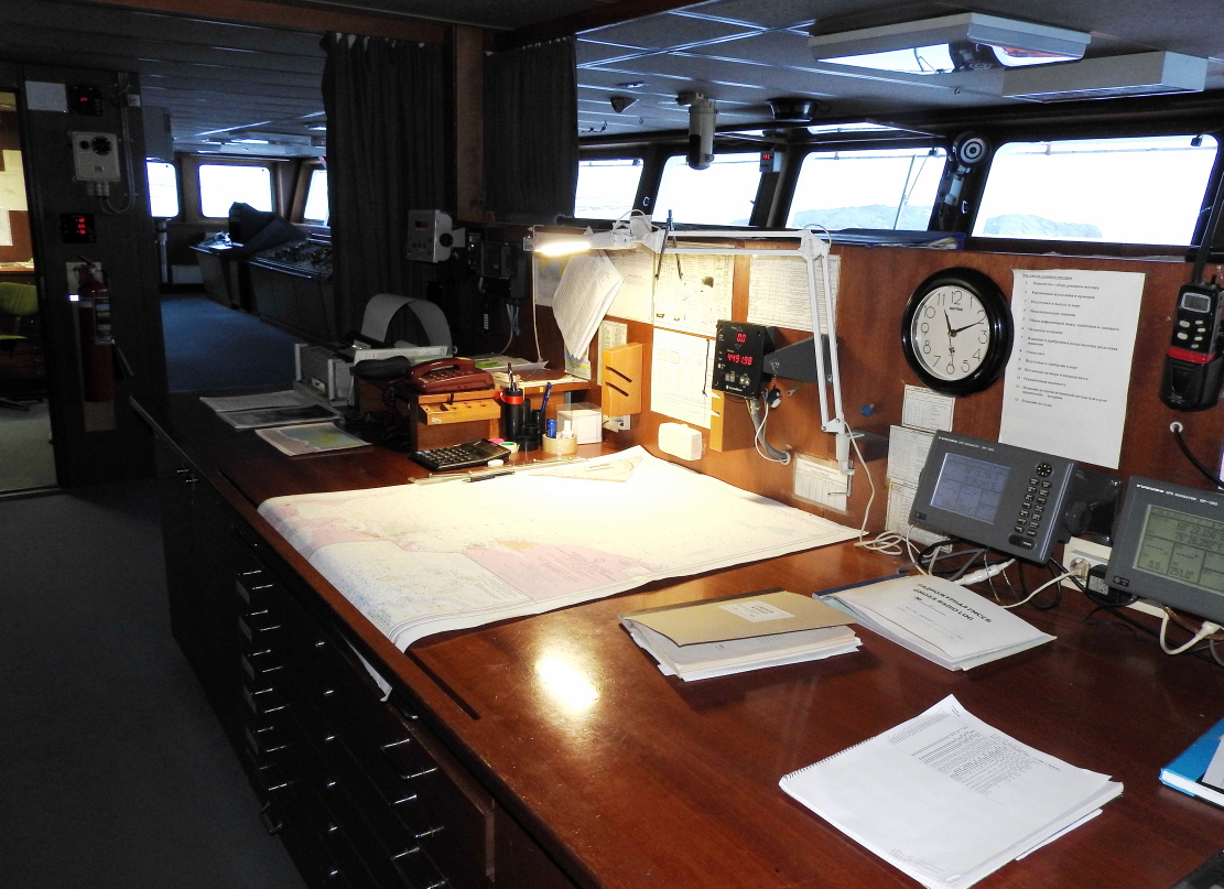 Академик Фёдоров. Wheelhouses, Control panels