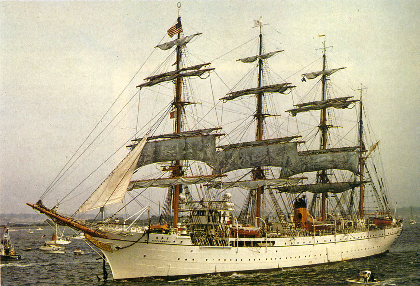 Nippon Maru. Книги, фотоальбомы и периодические издания
