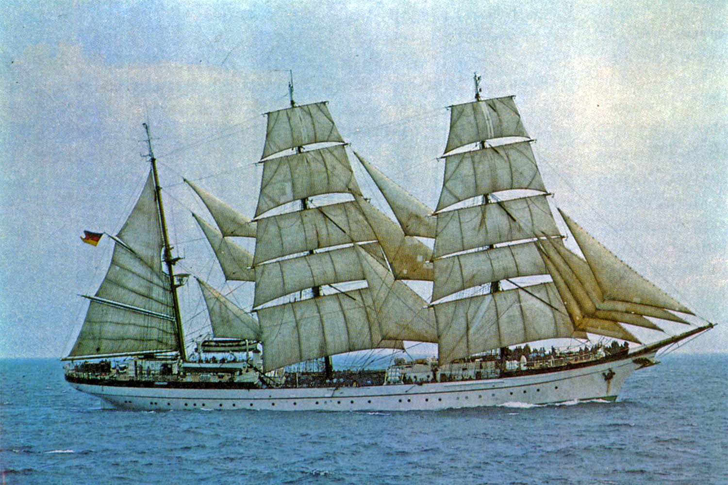 Gorch Fock. Книги, фотоальбомы и периодические издания
