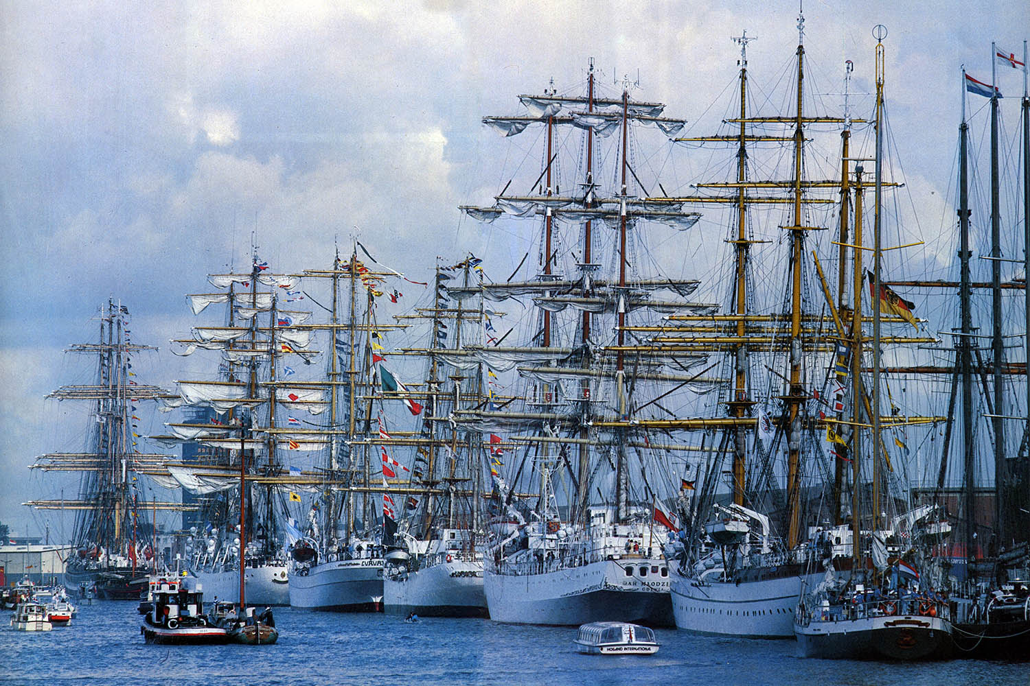 Крузенштерн, Libertad, Cuauhtemoc, Gloria, Dar Mlodziezy, Gorch Fock. Unidentified ships, Книги, фотоальбомы и периодические издания