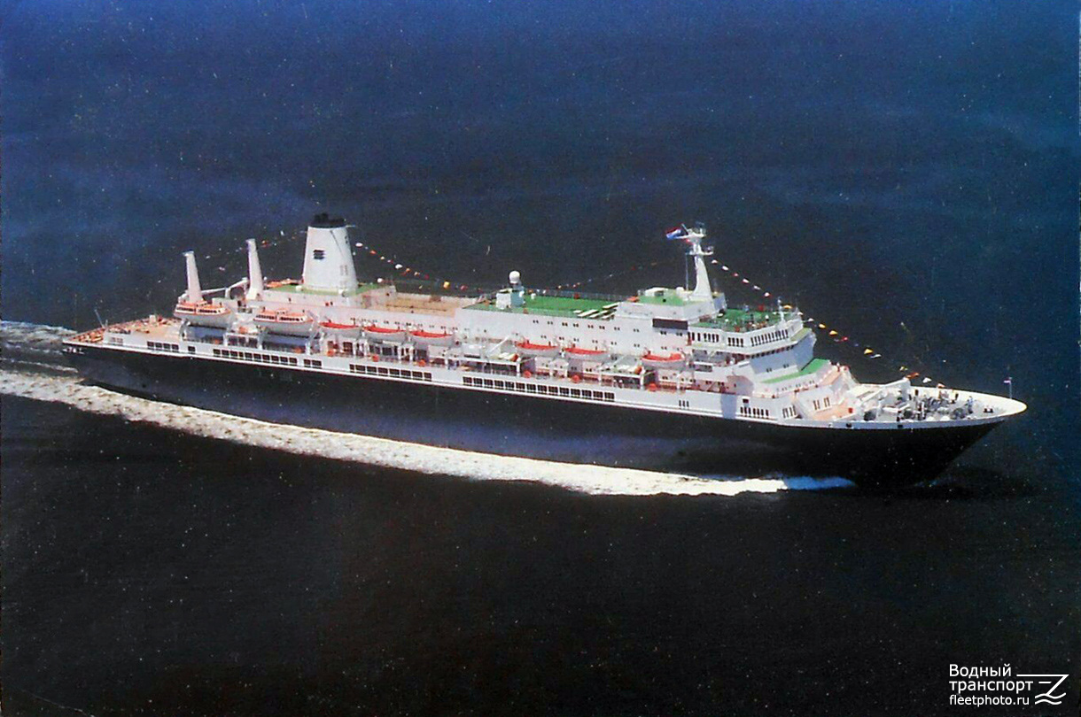Nieuw Amsterdam. Книги, фотоальбомы и периодические издания
