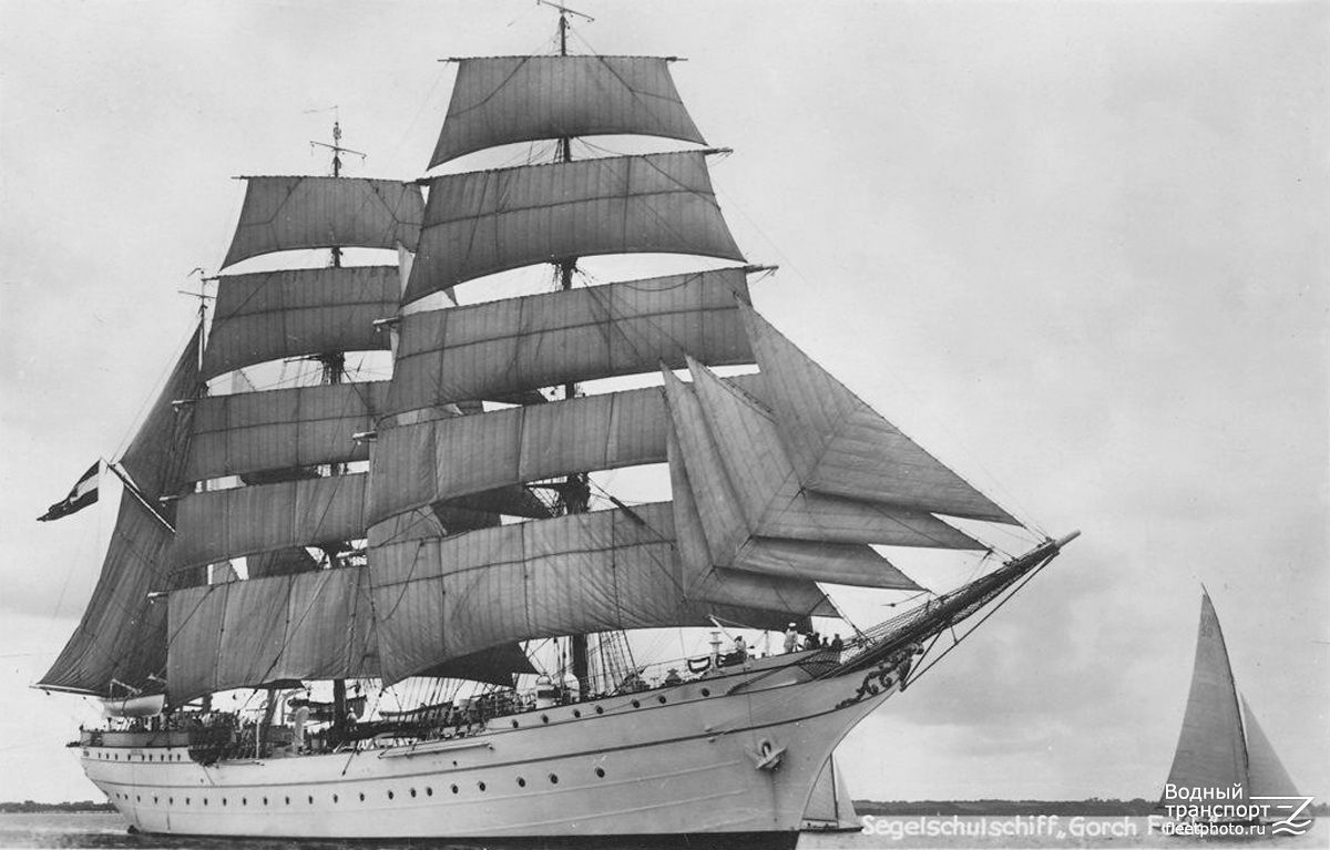 Gorch Fock. Книги, фотоальбомы и периодические издания