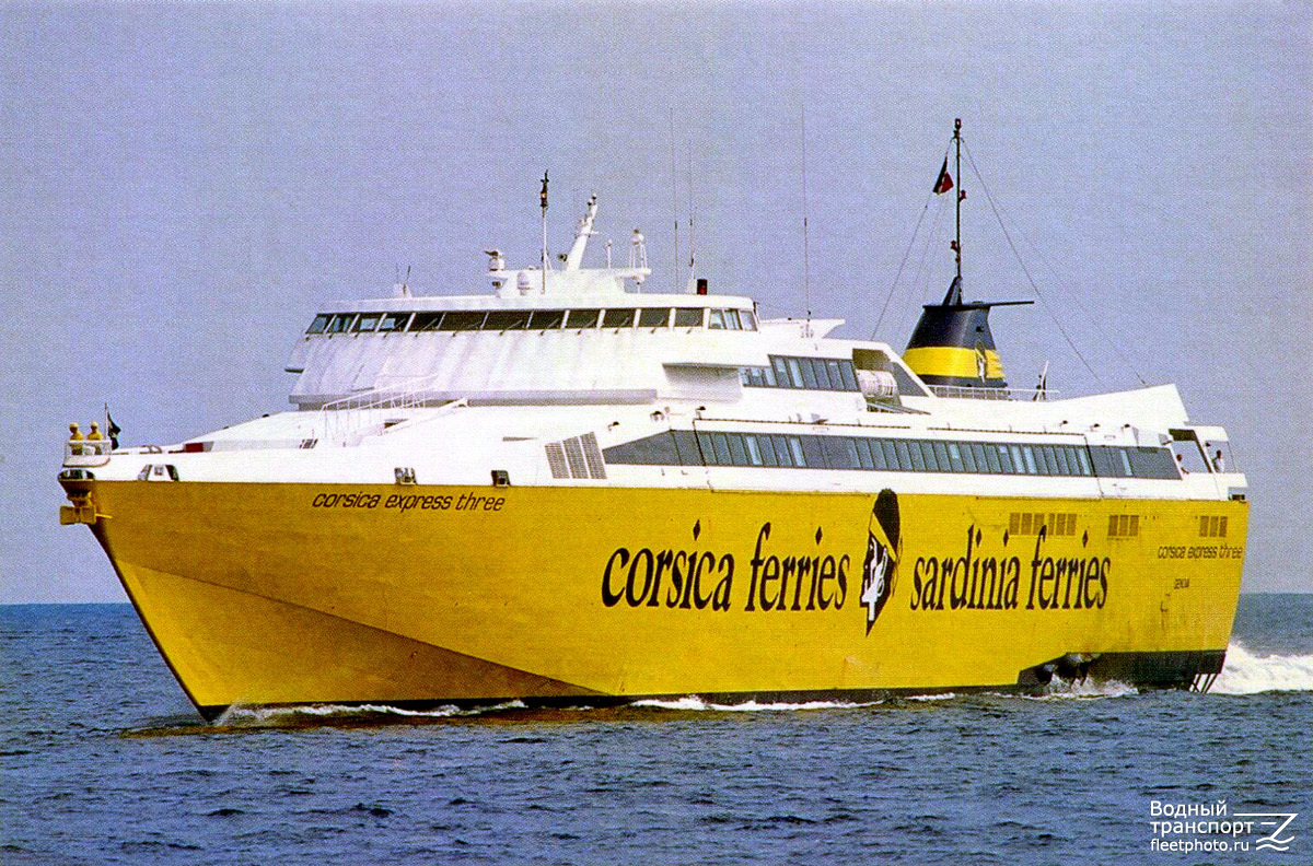 Corsica Express Three. Книги, фотоальбомы и периодические издания