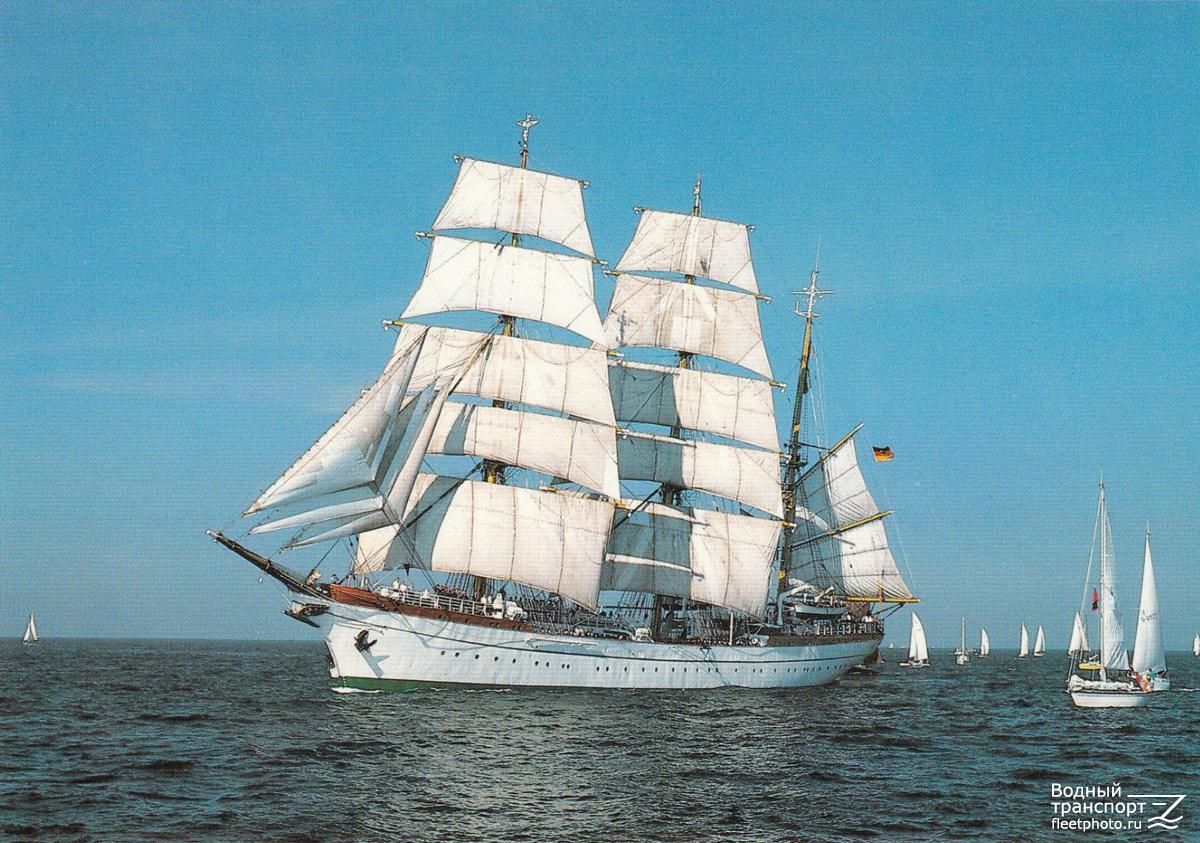 Gorch Fock. Книги, фотоальбомы и периодические издания