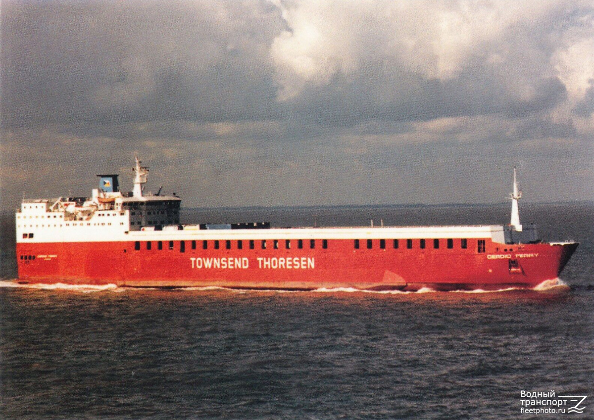 Cerdic Ferry. Книги, фотоальбомы и периодические издания