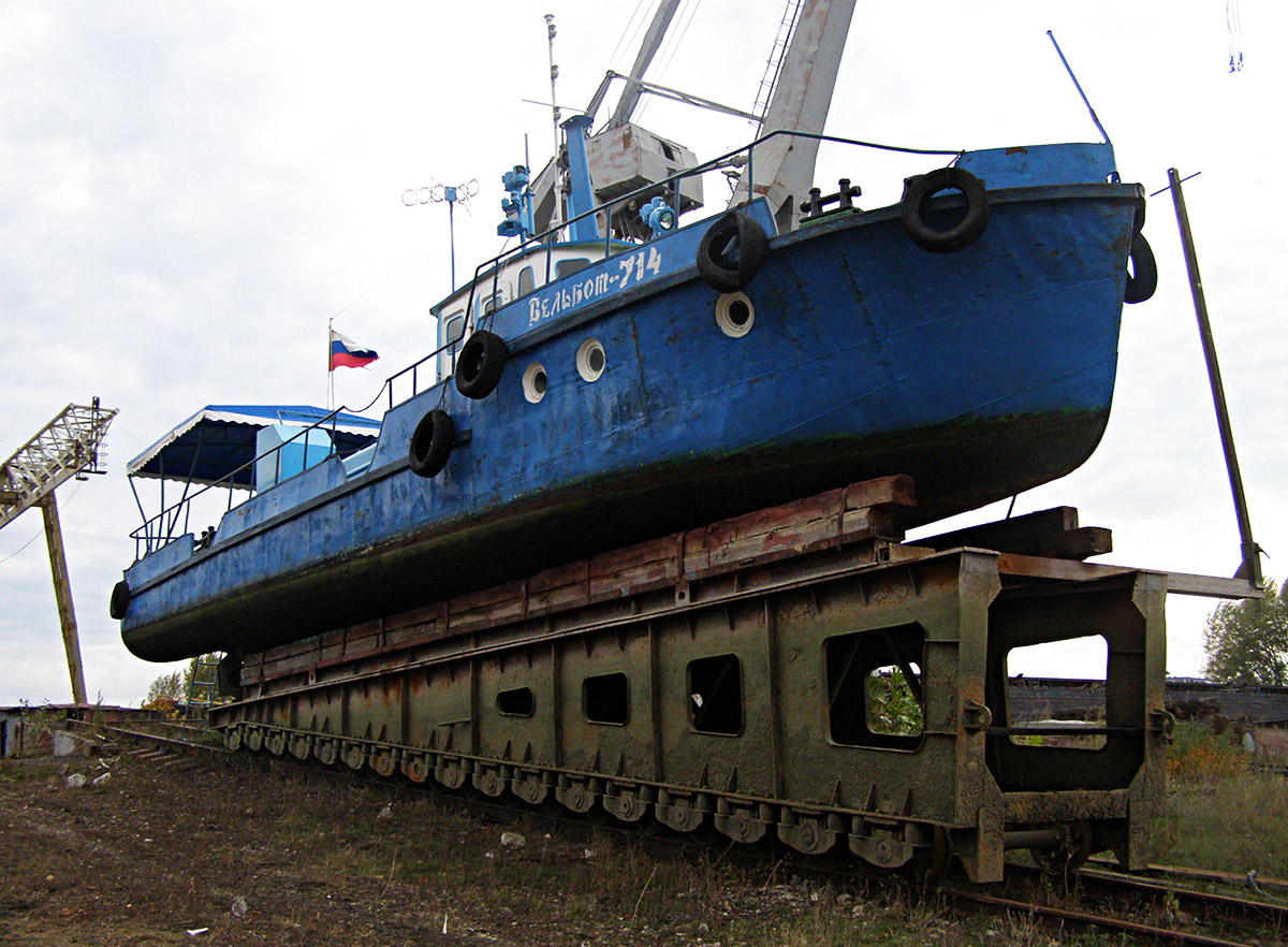 Вельбот-714
