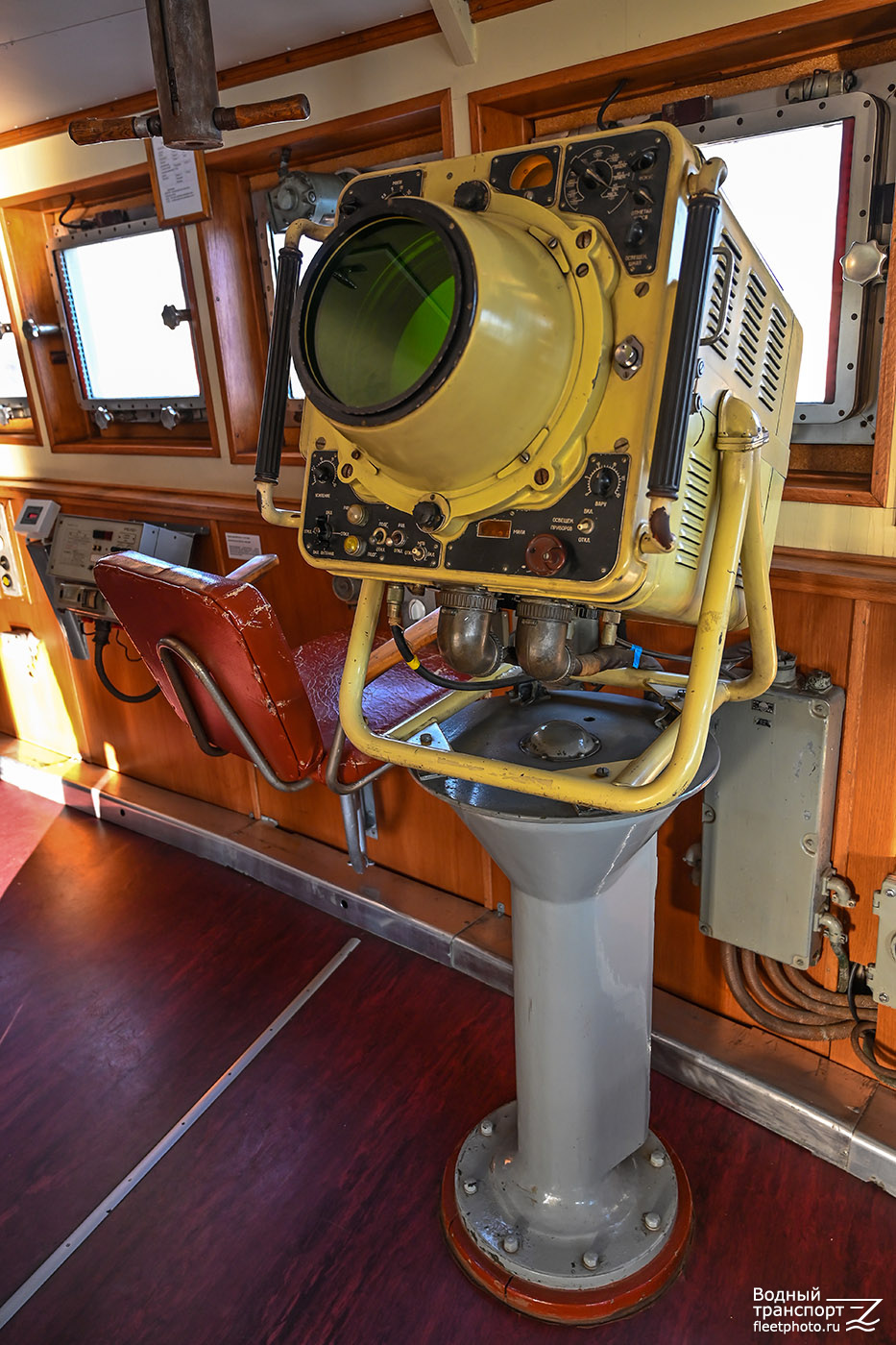 Красин. Wheelhouses, Control panels