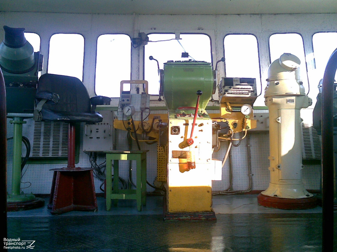Припять-10. Wheelhouses, Control panels