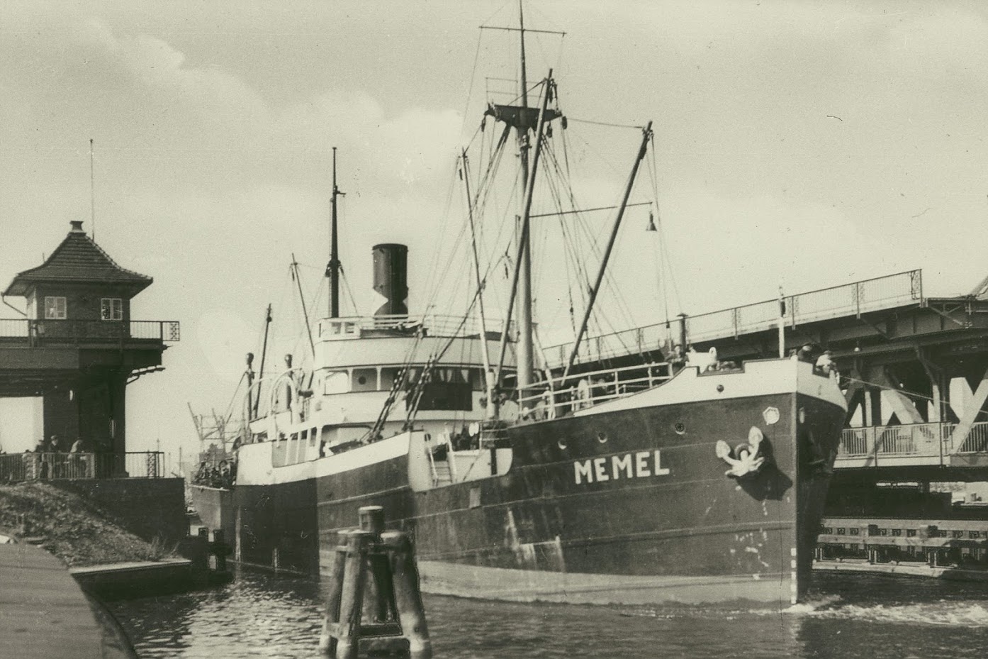 Memel. Книги, фотоальбомы и периодические издания