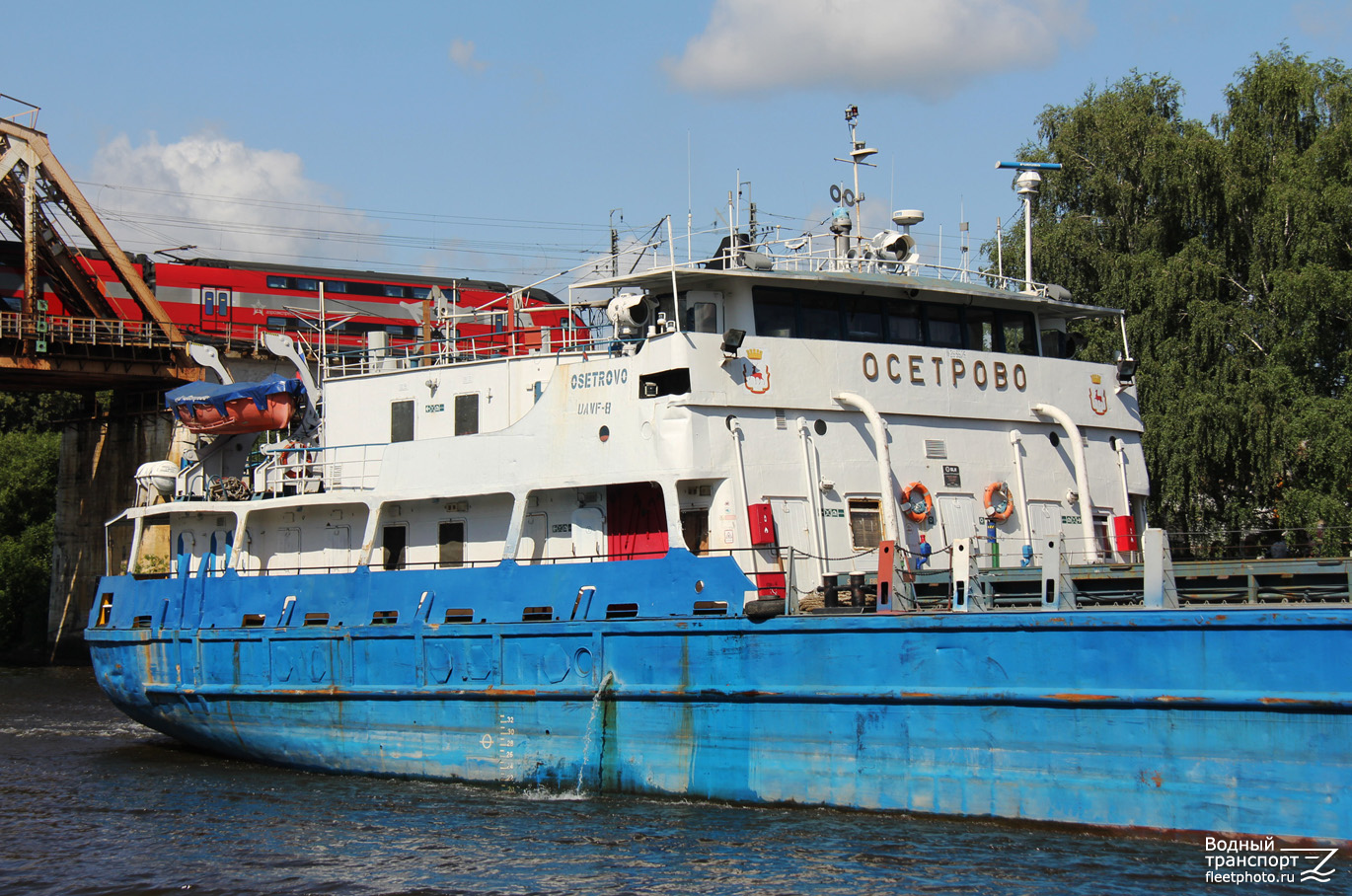 Осетрово. Vessel superstructures