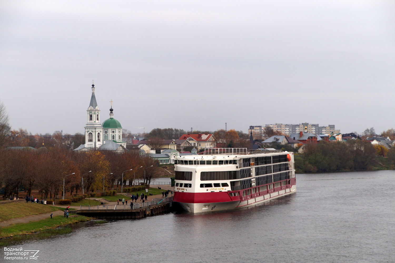 Мустай Карим