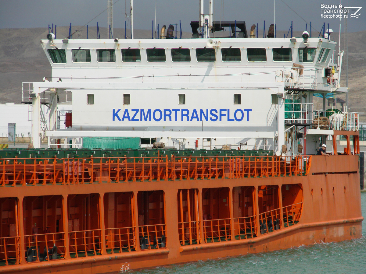 Beket Ata. Vessel superstructures