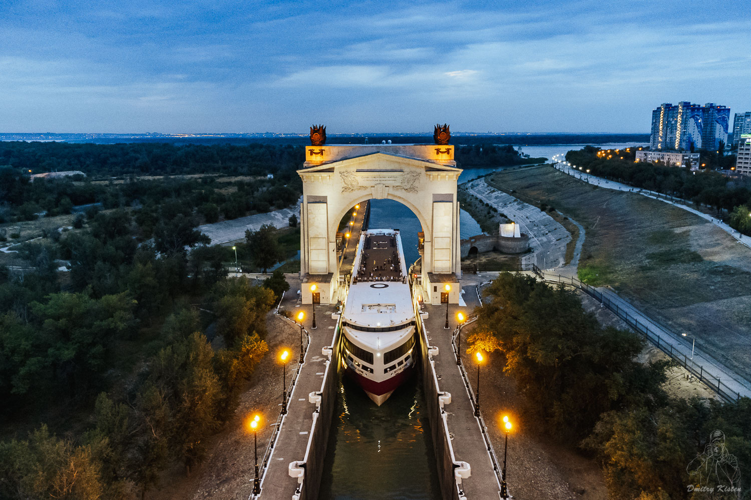 Мустай Карим