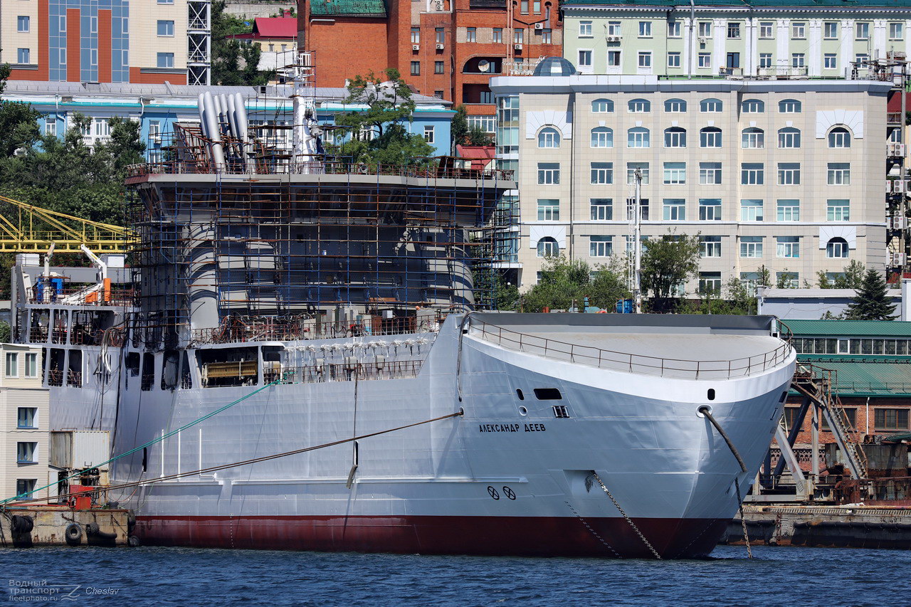 Александр Деев