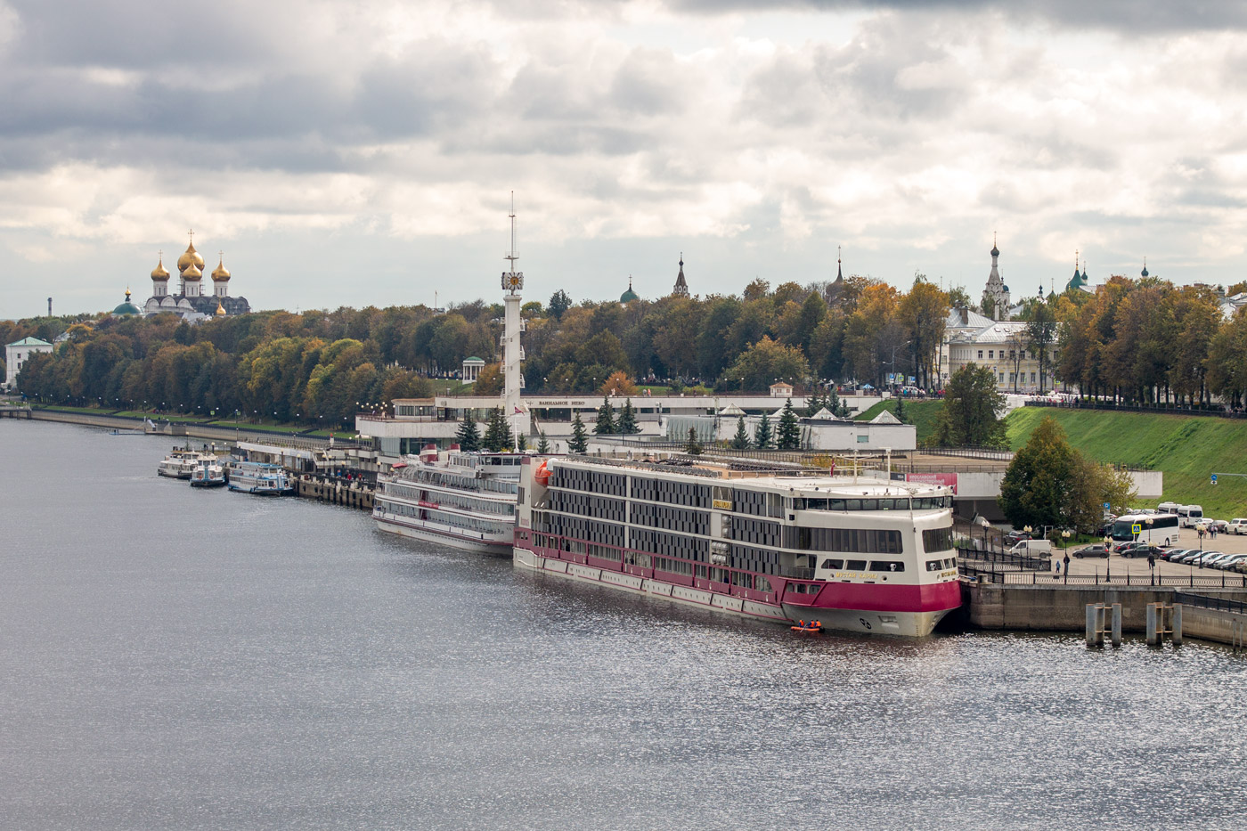 Мустай Карим