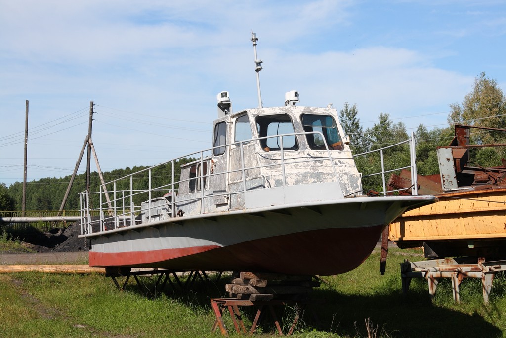 Неопознанное судно - проект КС-100Д, КС-100Д1, КС-100Д2. Неопознанные суда