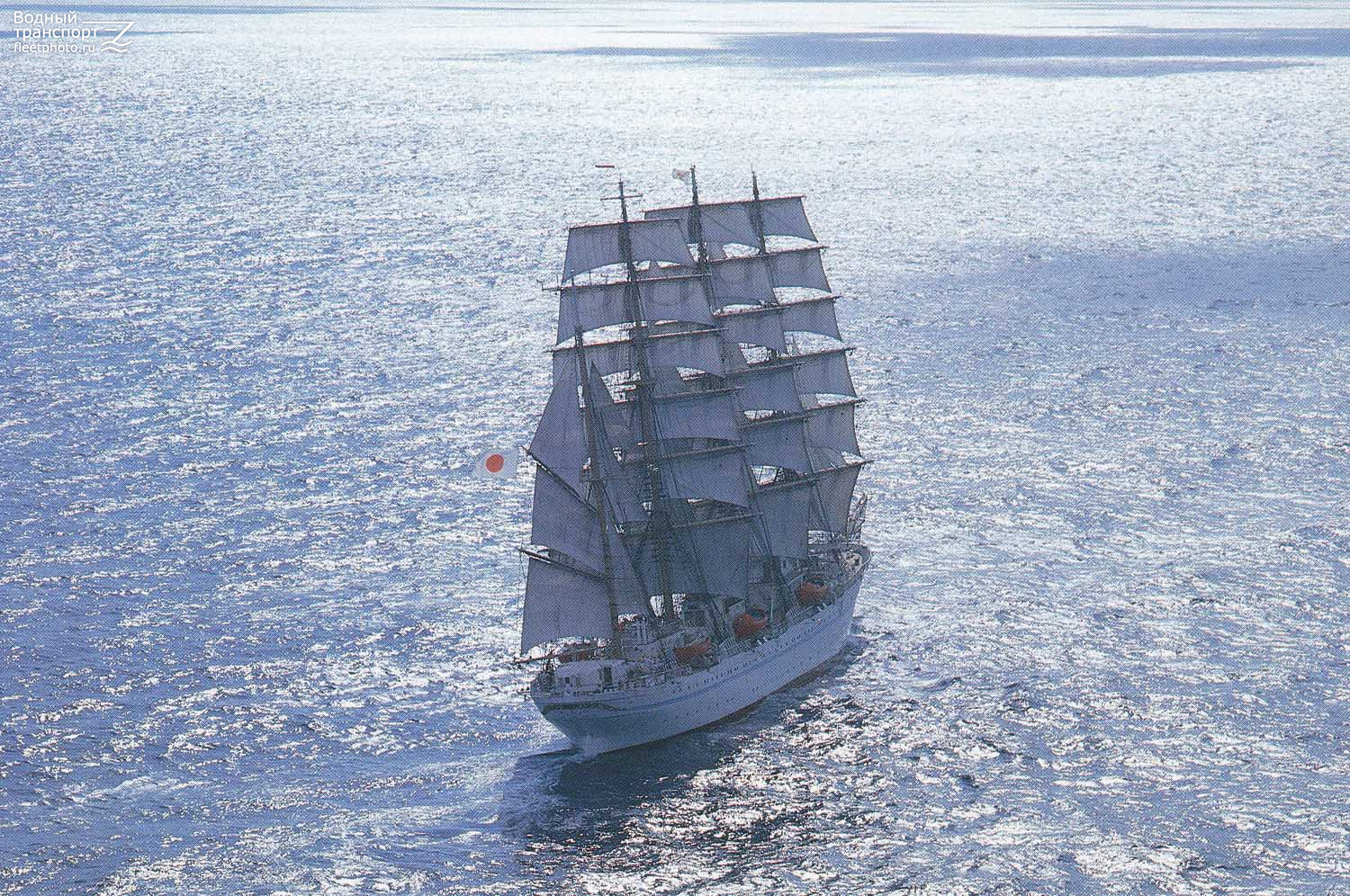 Kaiwo Maru. Книги, фотоальбомы и периодические издания