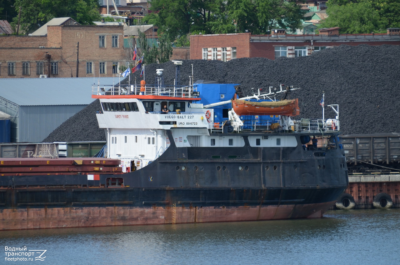 Volgo-Balt 227. Vessel superstructures