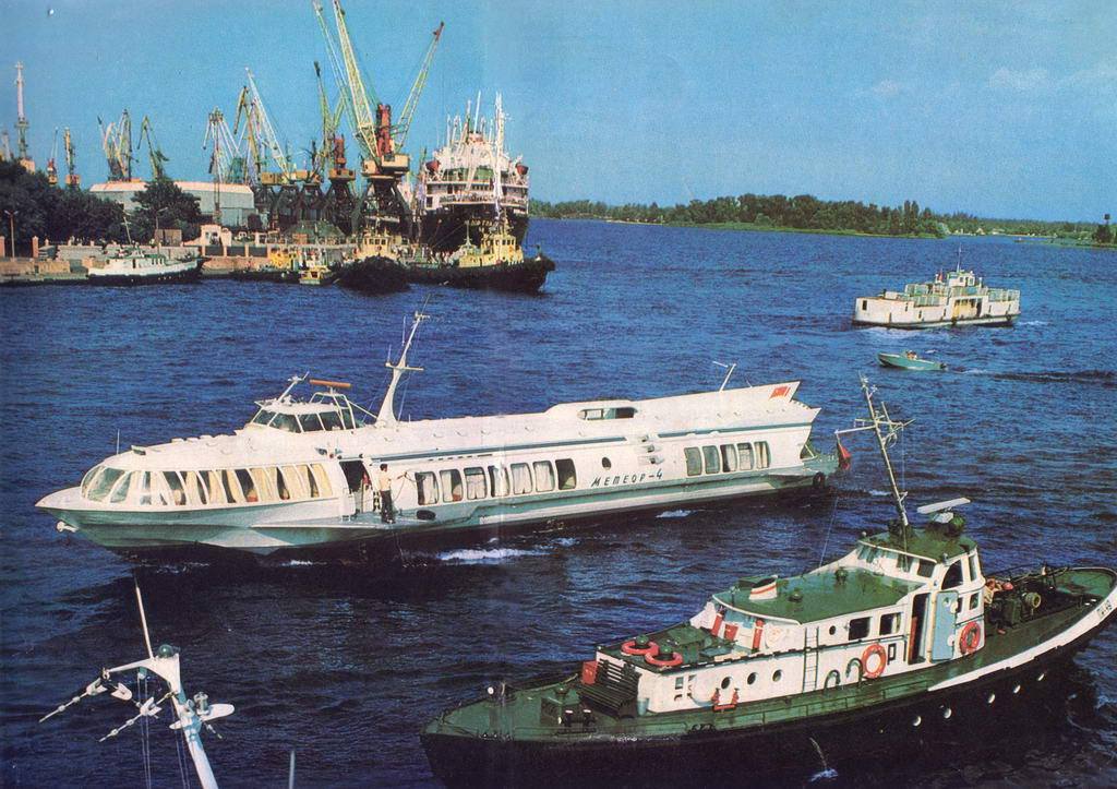 Метеор-4, ЛК-49, Фёдор Гладков, ПТ-212. Книги, фотоальбомы и периодические издания
