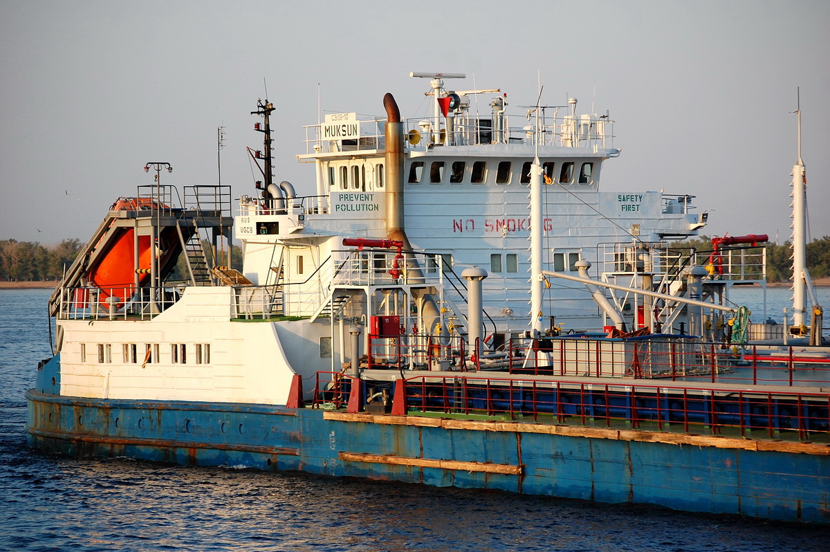 Муксун. Vessel superstructures