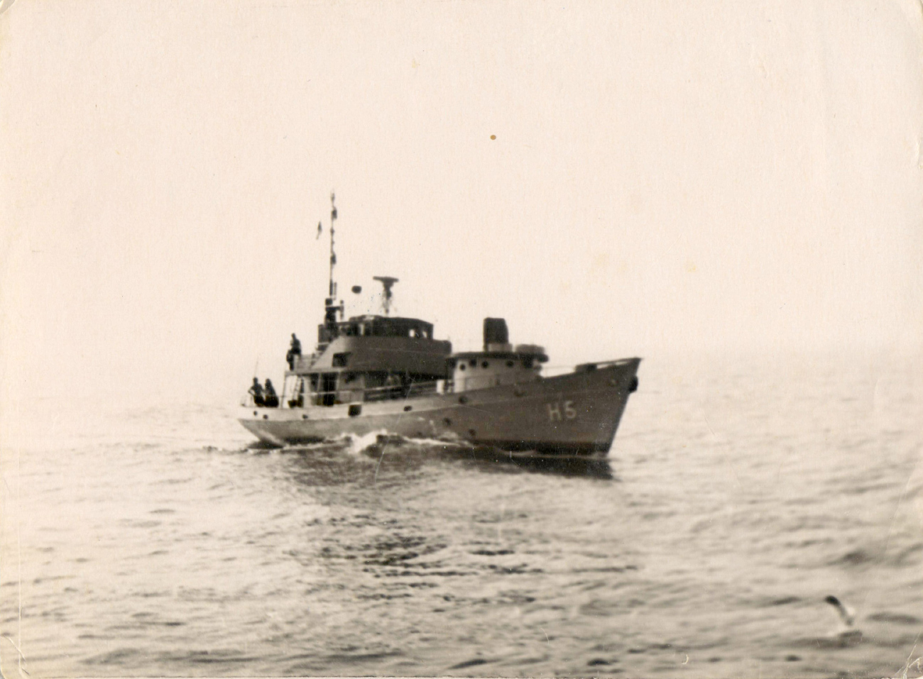 H5. Unidentified ships
