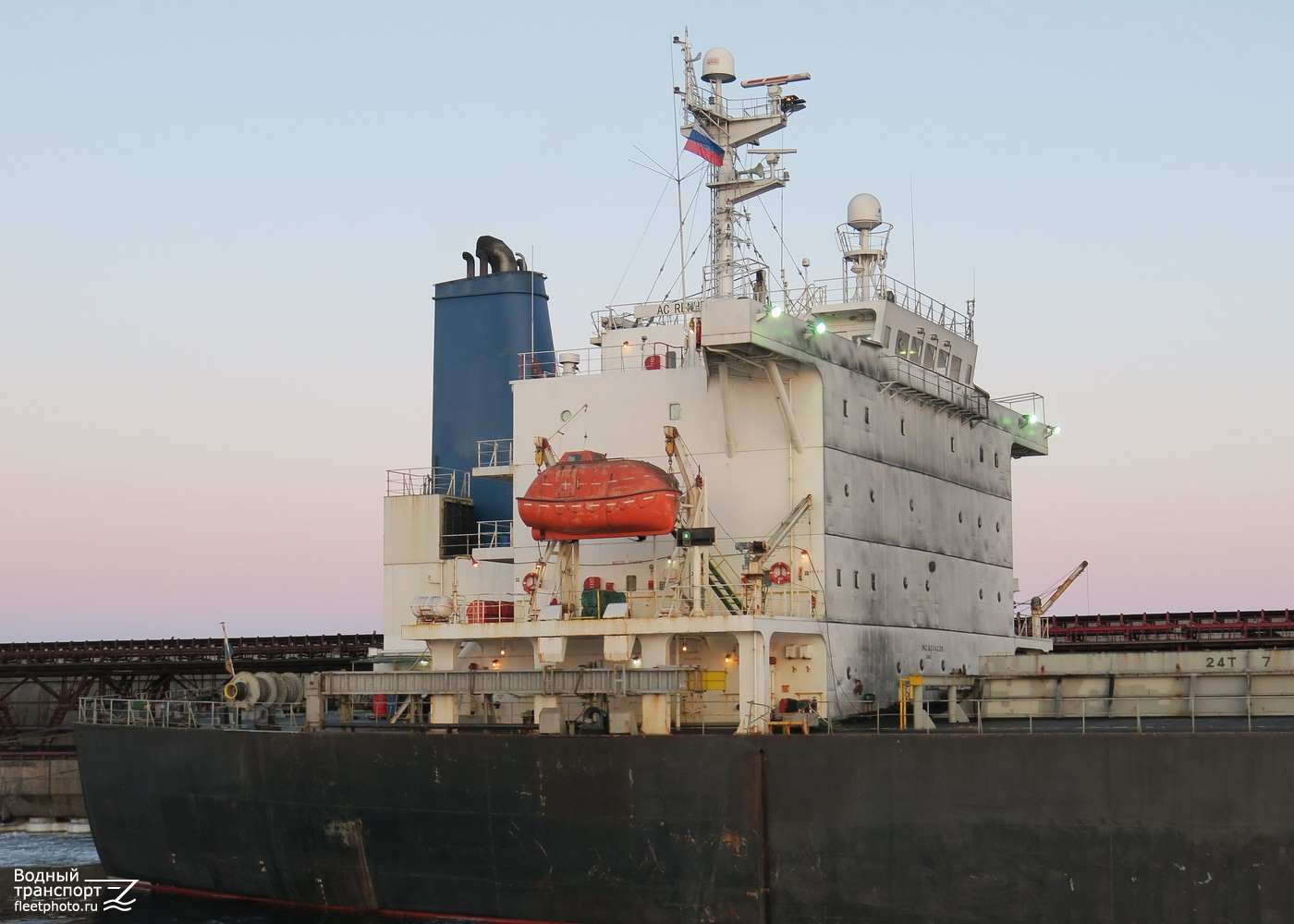 AC Renhe. Vessel superstructures