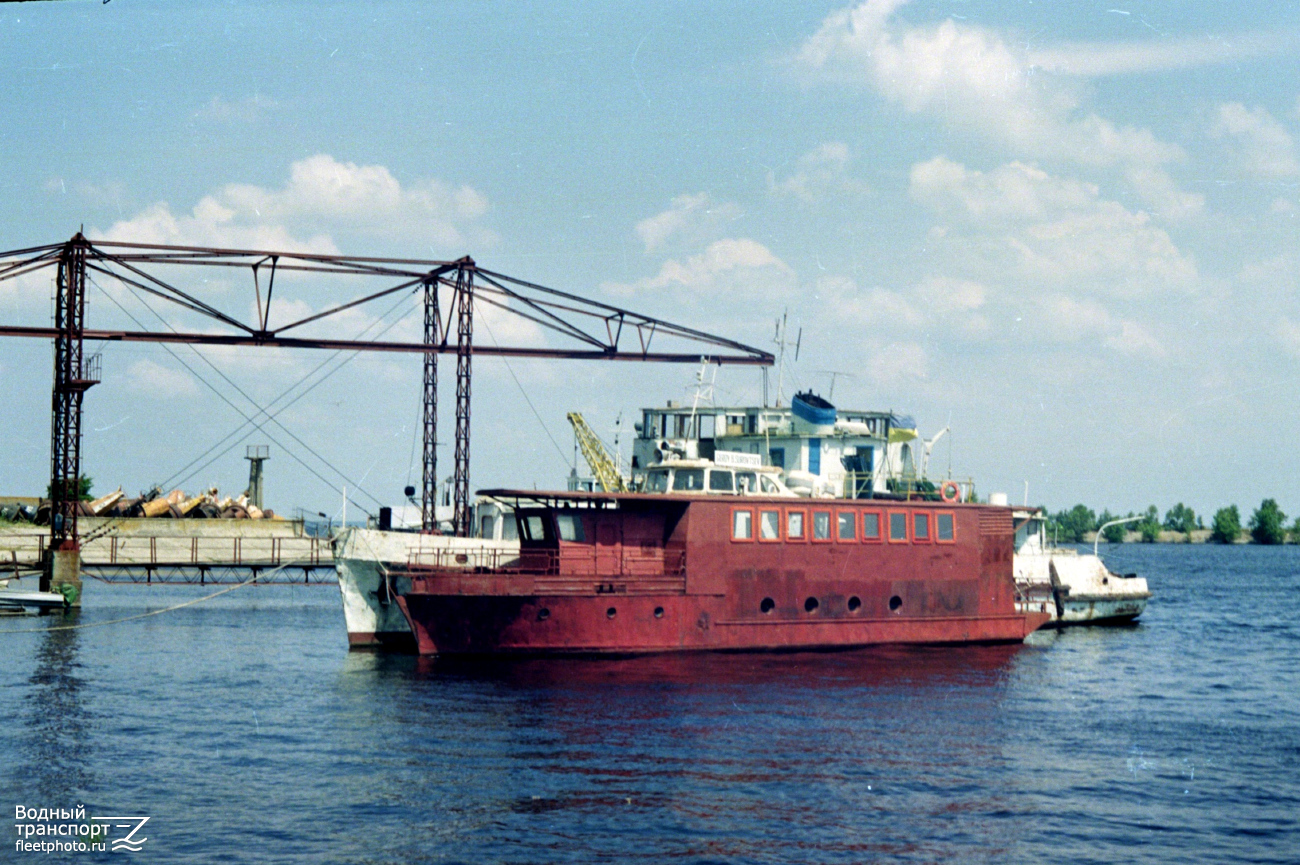 Герой Б.Суровцев, Неопознанное судно - тип Костромич. Unidentified ships