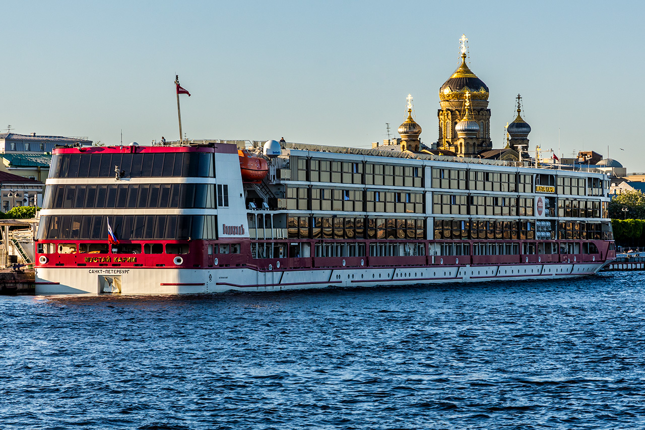 Мустай Карим